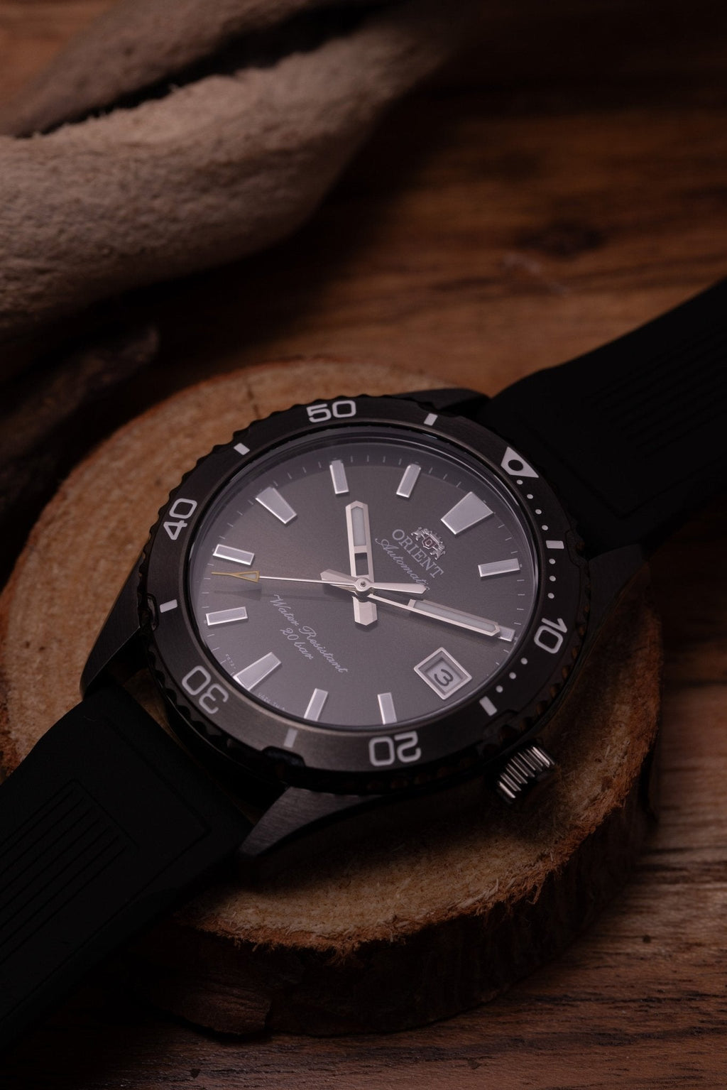 Orient RA-AC0Q10N en la muñeca