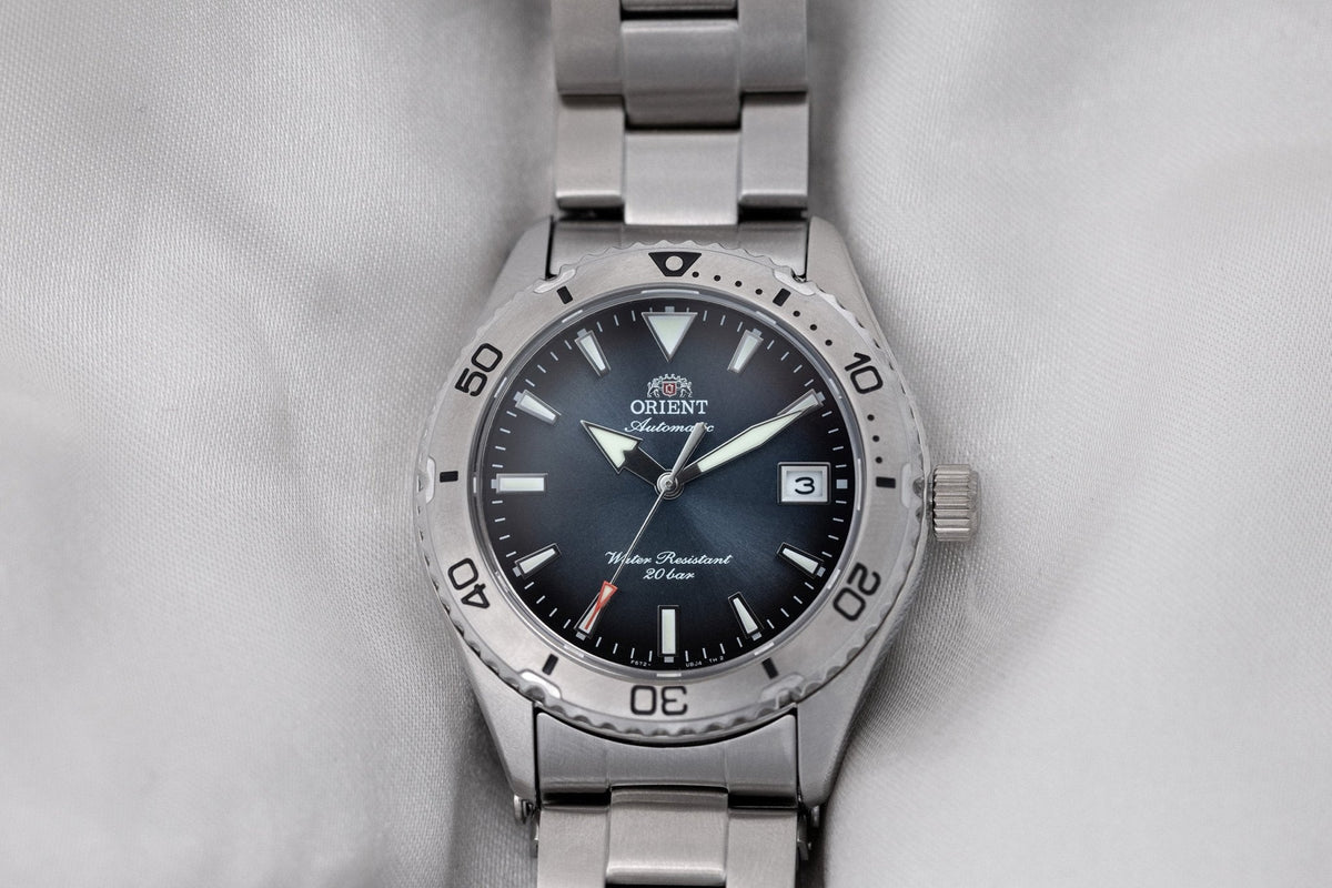 Orient RA-AC0Q14L en la muñeca