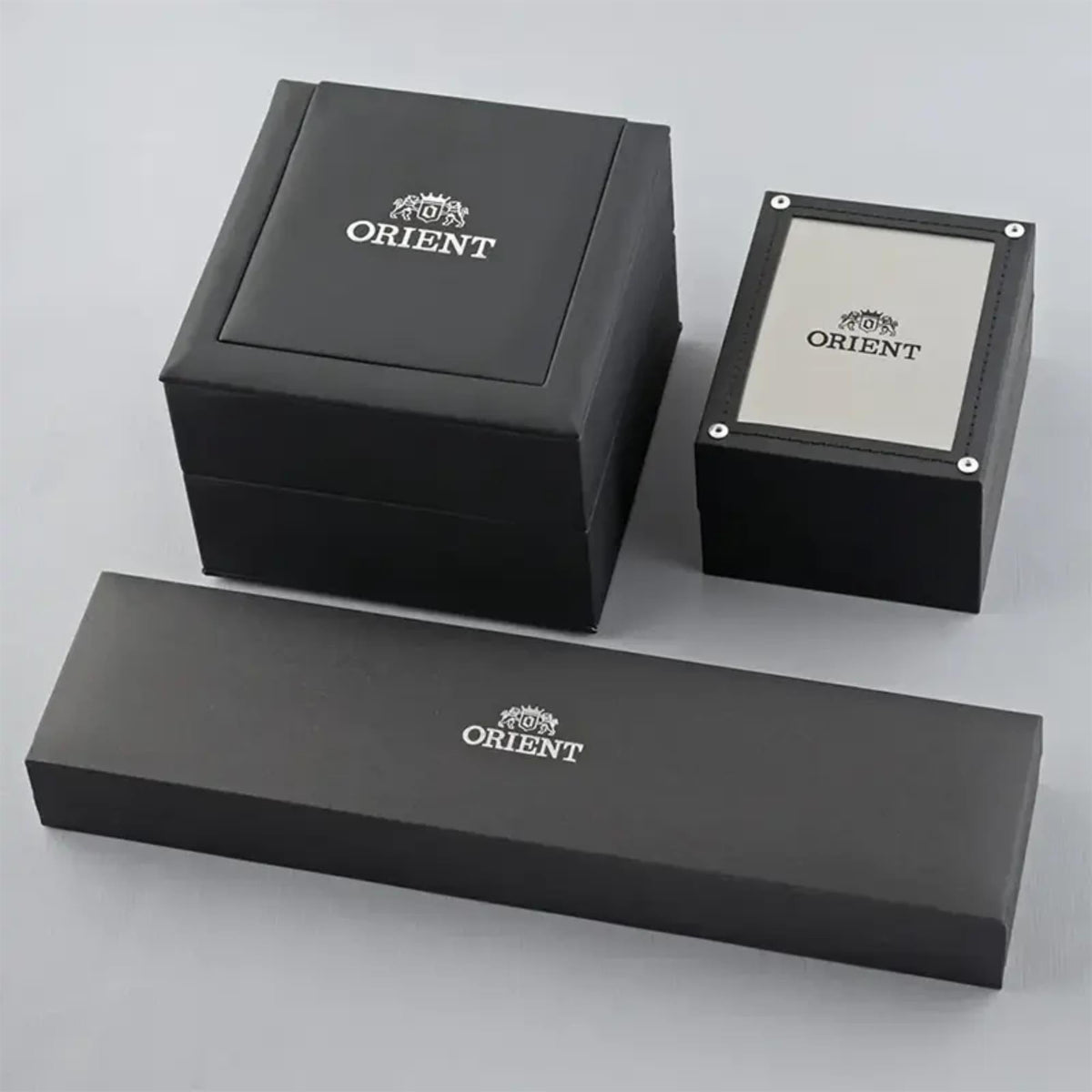 Orient RA-AC0R01S en la muñeca