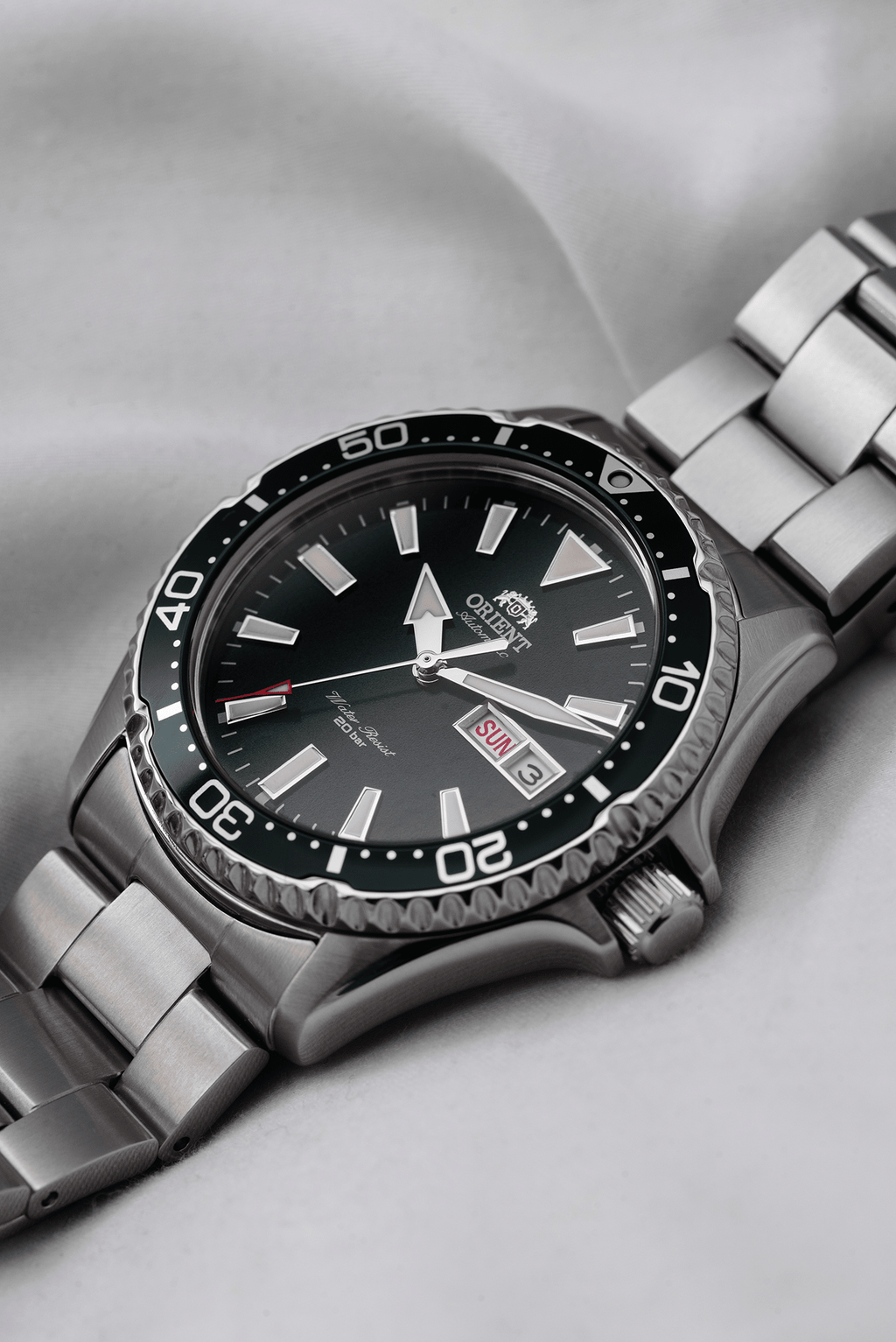 Orient RA-AA0004E en la muñeca
