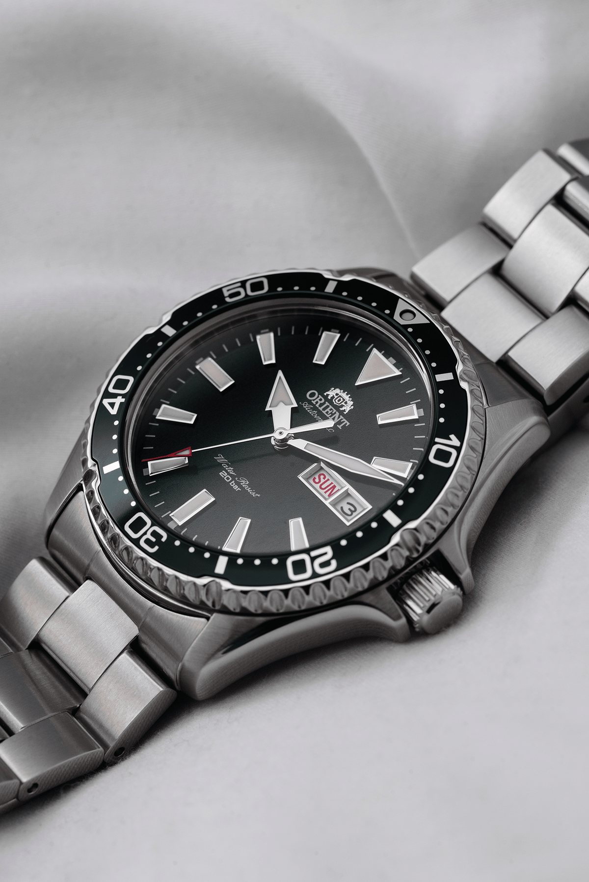 Orient RA-AA0004E en la muñeca
