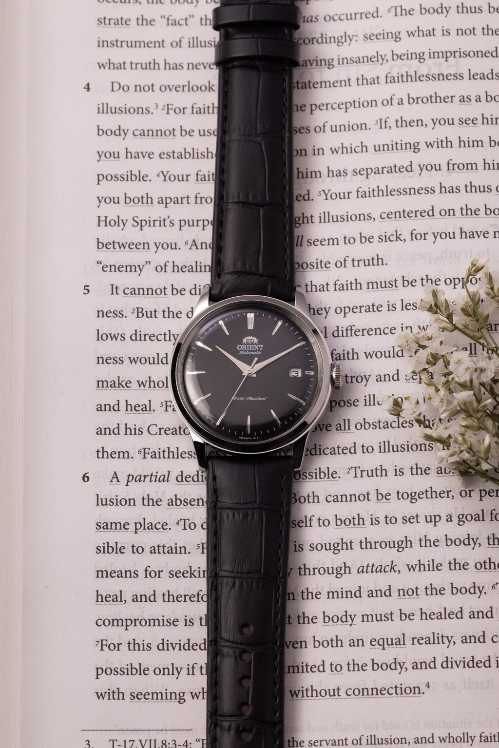 Orient RA-AC0M02B detalle